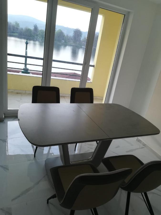 Venezia Apartman Aparthotel Veliko Gradiste Bagian luar foto