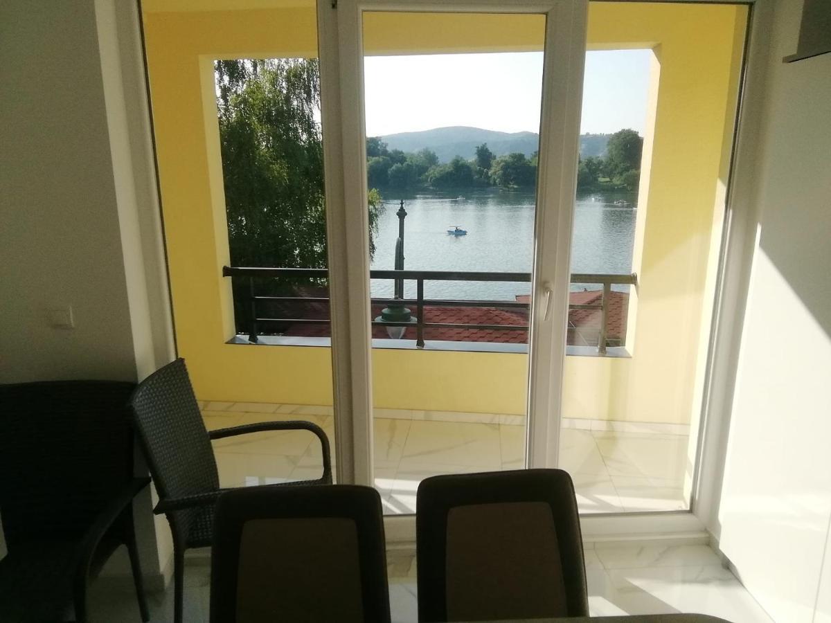 Venezia Apartman Aparthotel Veliko Gradiste Bagian luar foto